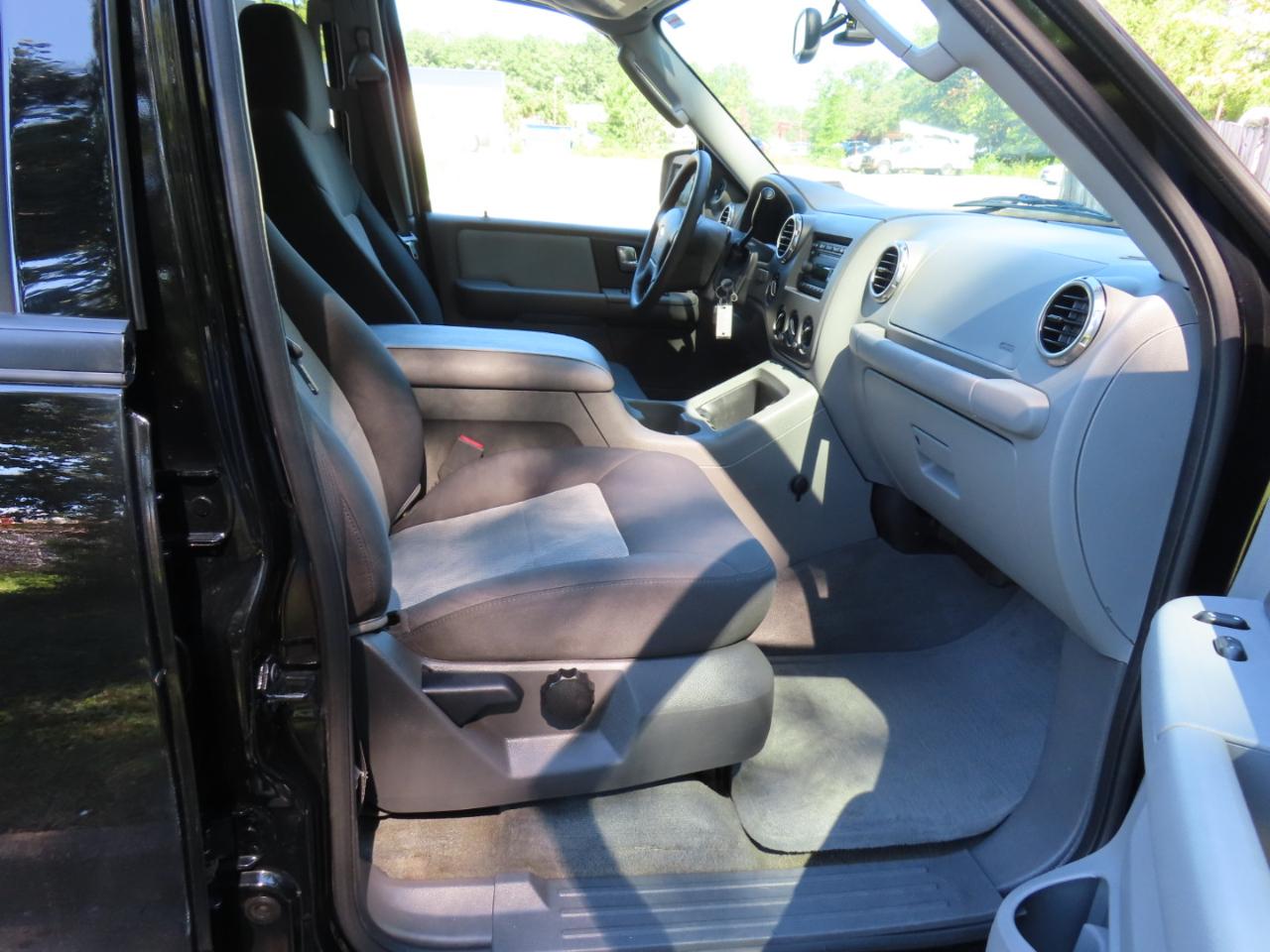 Ford Expedition XLT 4.6L 4WD 2004