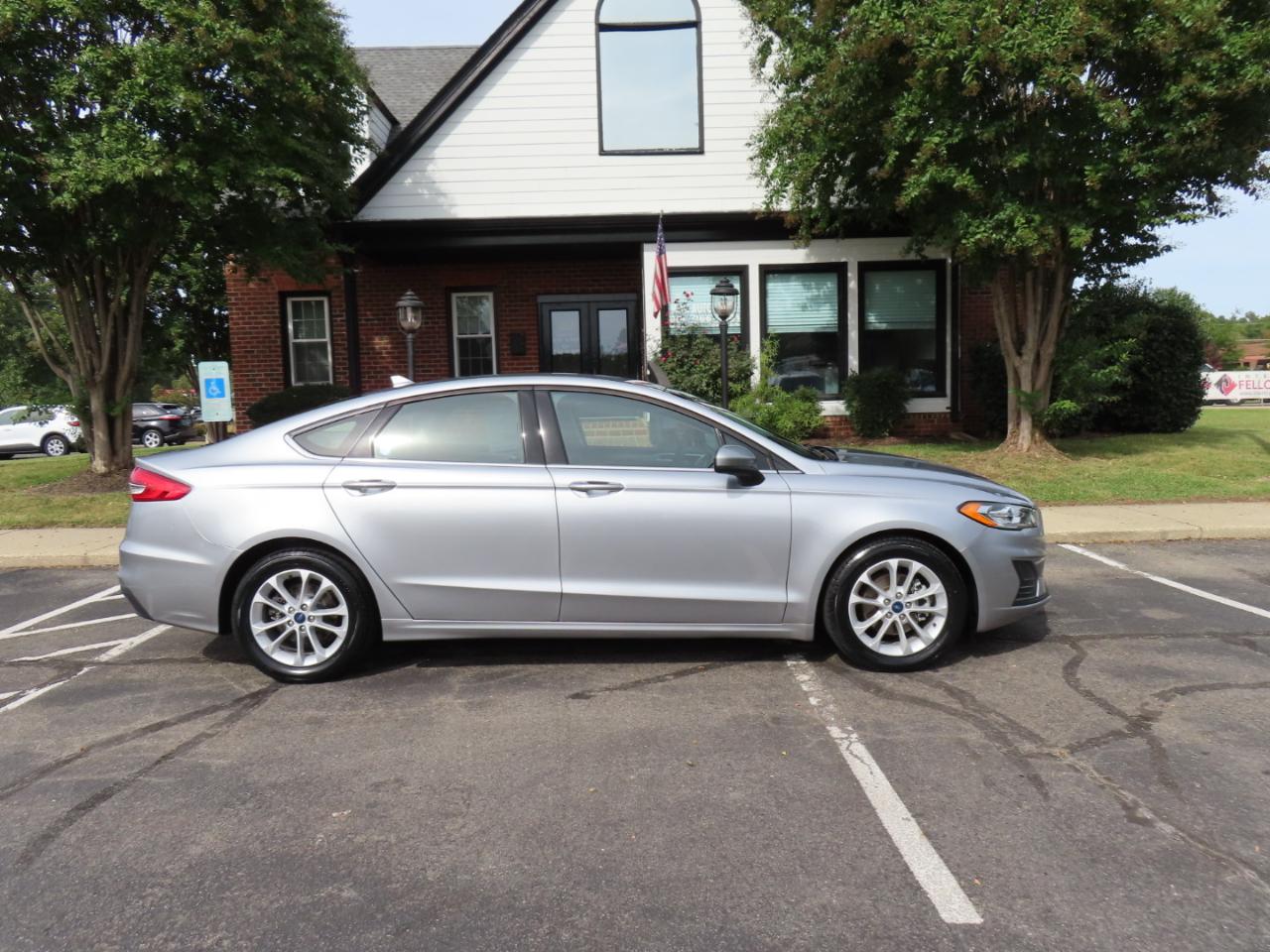Ford Fusion SE 2020