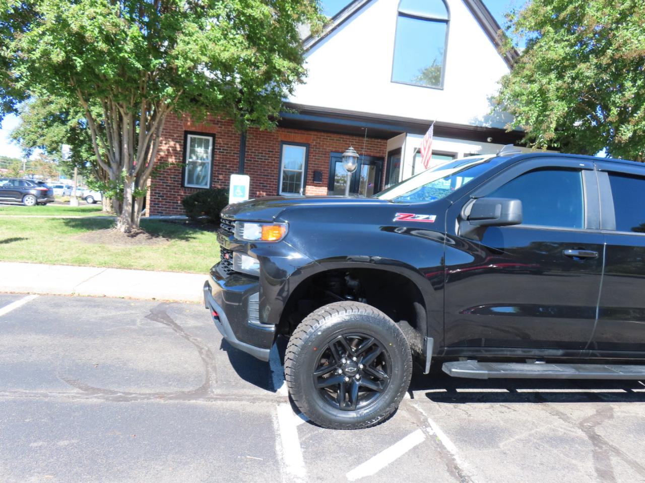 Chevrolet Silverado 1500 Custom Trail Boss Crew Cab Short Box 4WD 2020