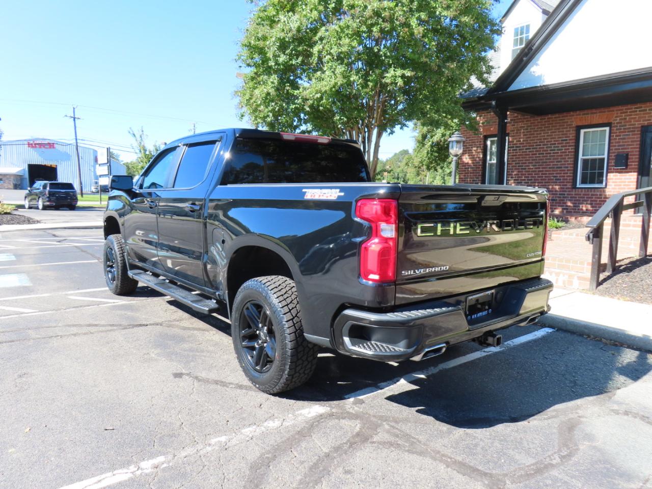 Chevrolet Silverado 1500 Custom Trail Boss Crew Cab Short Box 4WD 2020