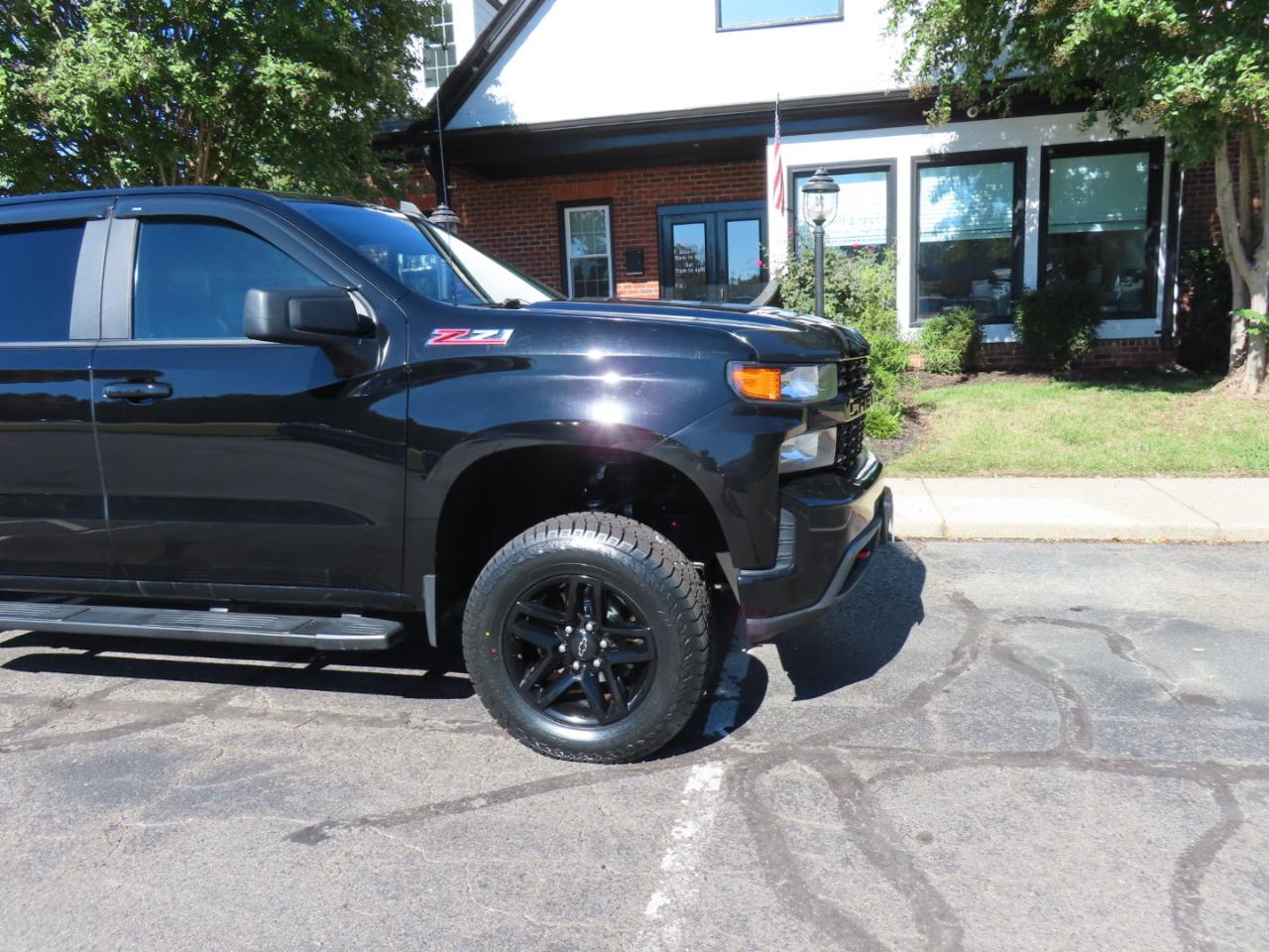 Chevrolet Silverado 1500 Custom Trail Boss Crew Cab Short Box 4WD 2020