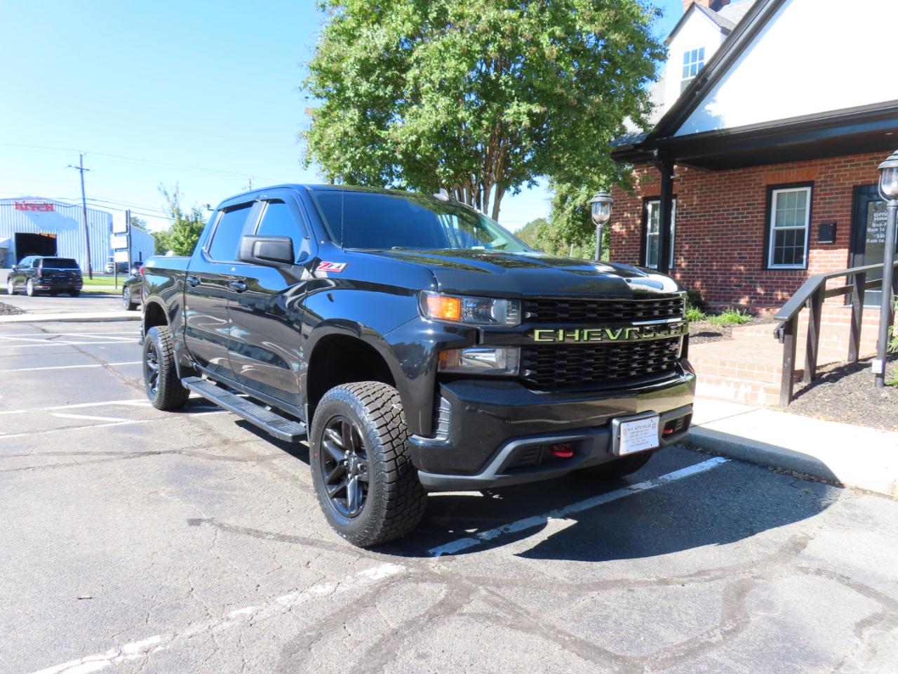 Chevrolet Silverado 1500 Custom Trail Boss Crew Cab Short Box 4WD 2020