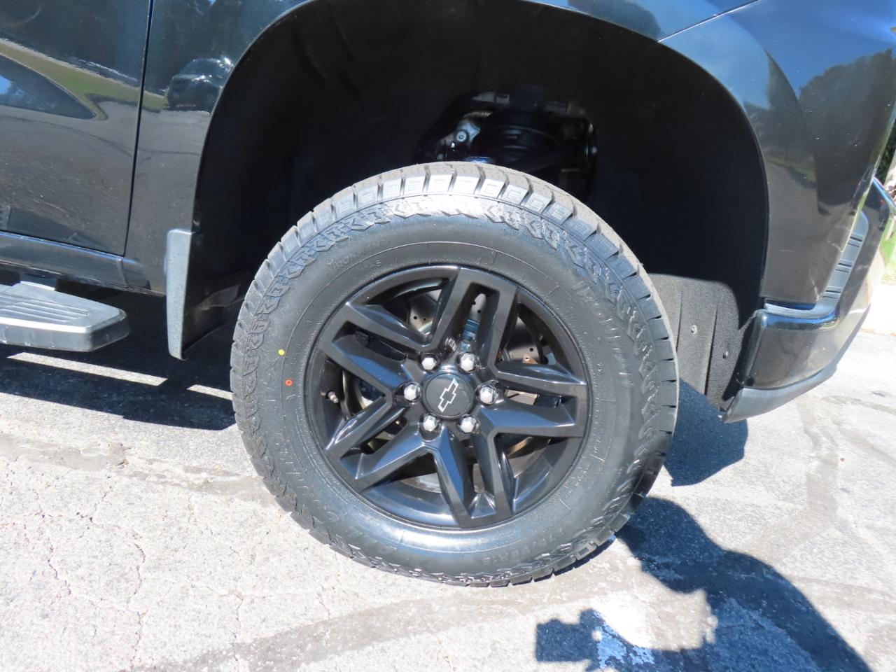 Chevrolet Silverado 1500 Custom Trail Boss Crew Cab Short Box 4WD 2020