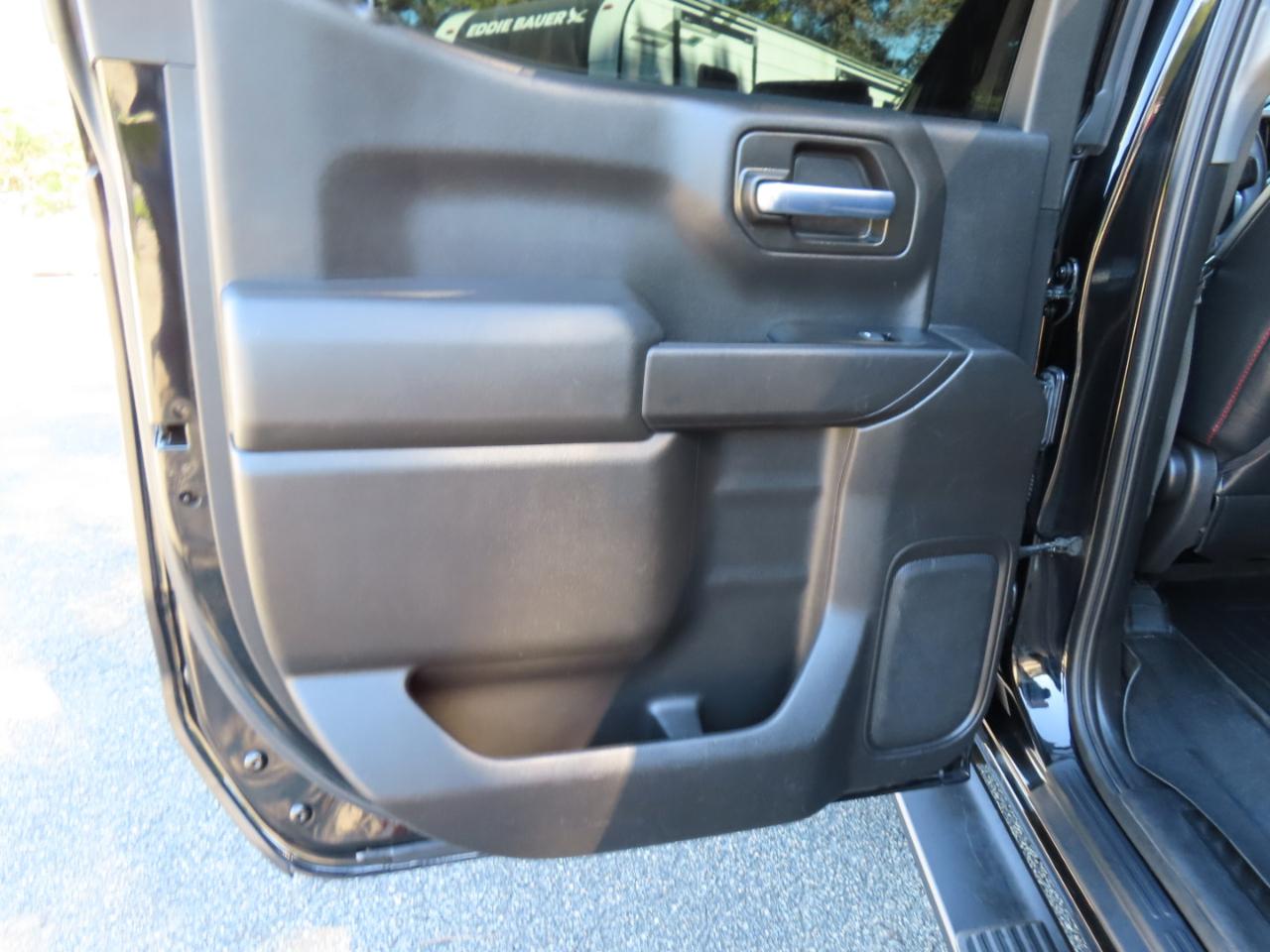 Chevrolet Silverado 1500 Custom Trail Boss Crew Cab Short Box 4WD 2020