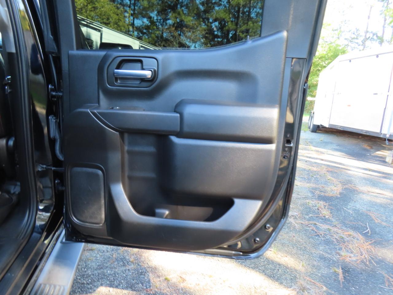 Chevrolet Silverado 1500 Custom Trail Boss Crew Cab Short Box 4WD 2020