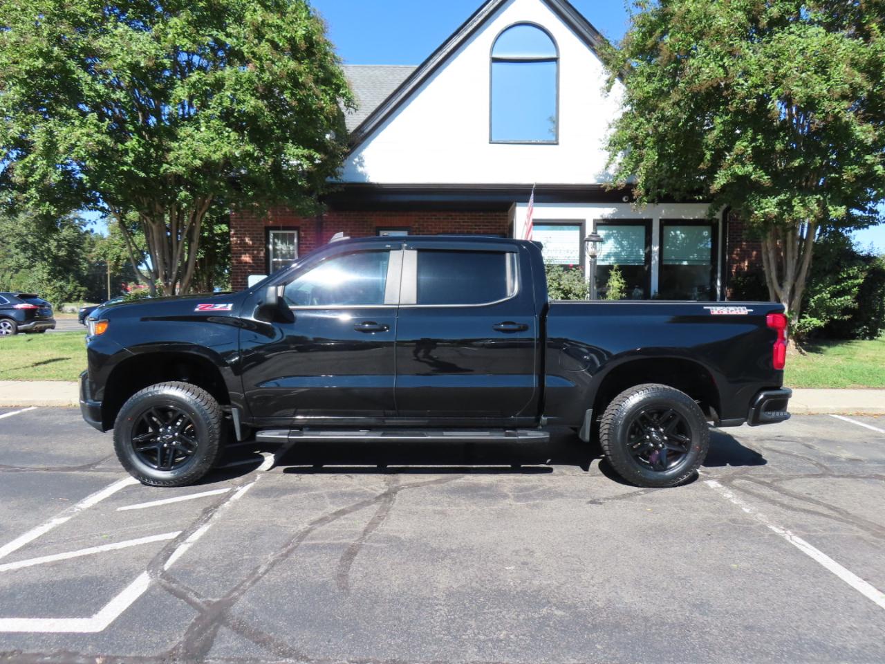 Chevrolet Silverado 1500 Custom Trail Boss Crew Cab Short Box 4WD 2020