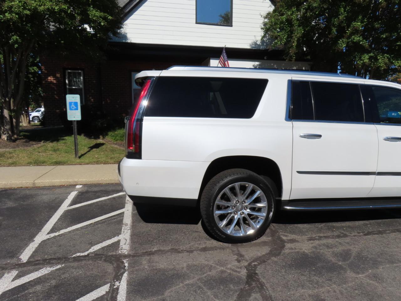 Cadillac Escalade ESV Luxury 4WD 2018