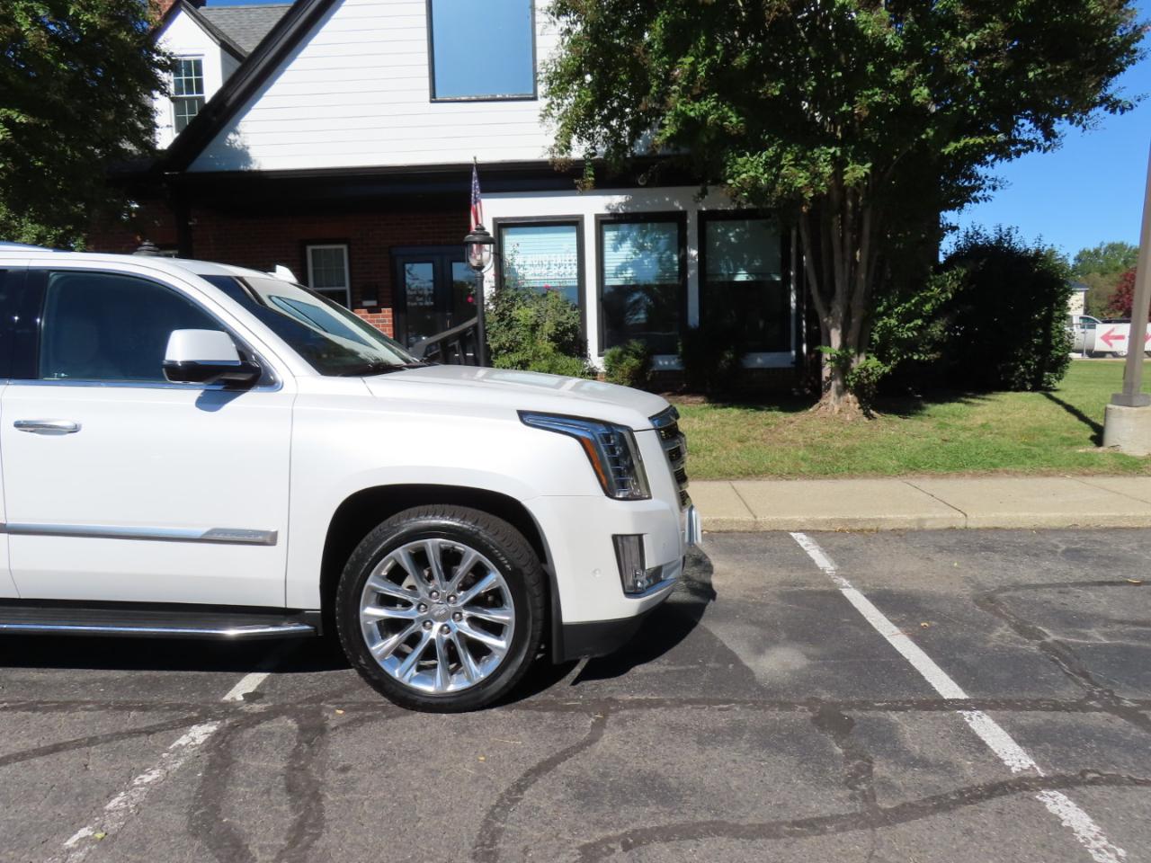 Cadillac Escalade ESV Luxury 4WD 2018