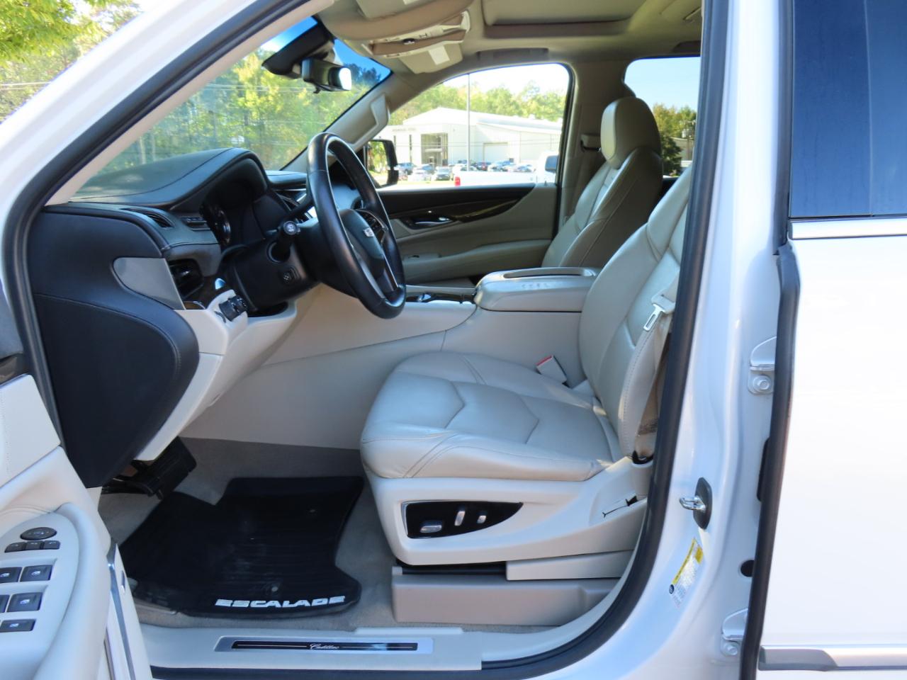 Cadillac Escalade ESV Luxury 4WD 2018