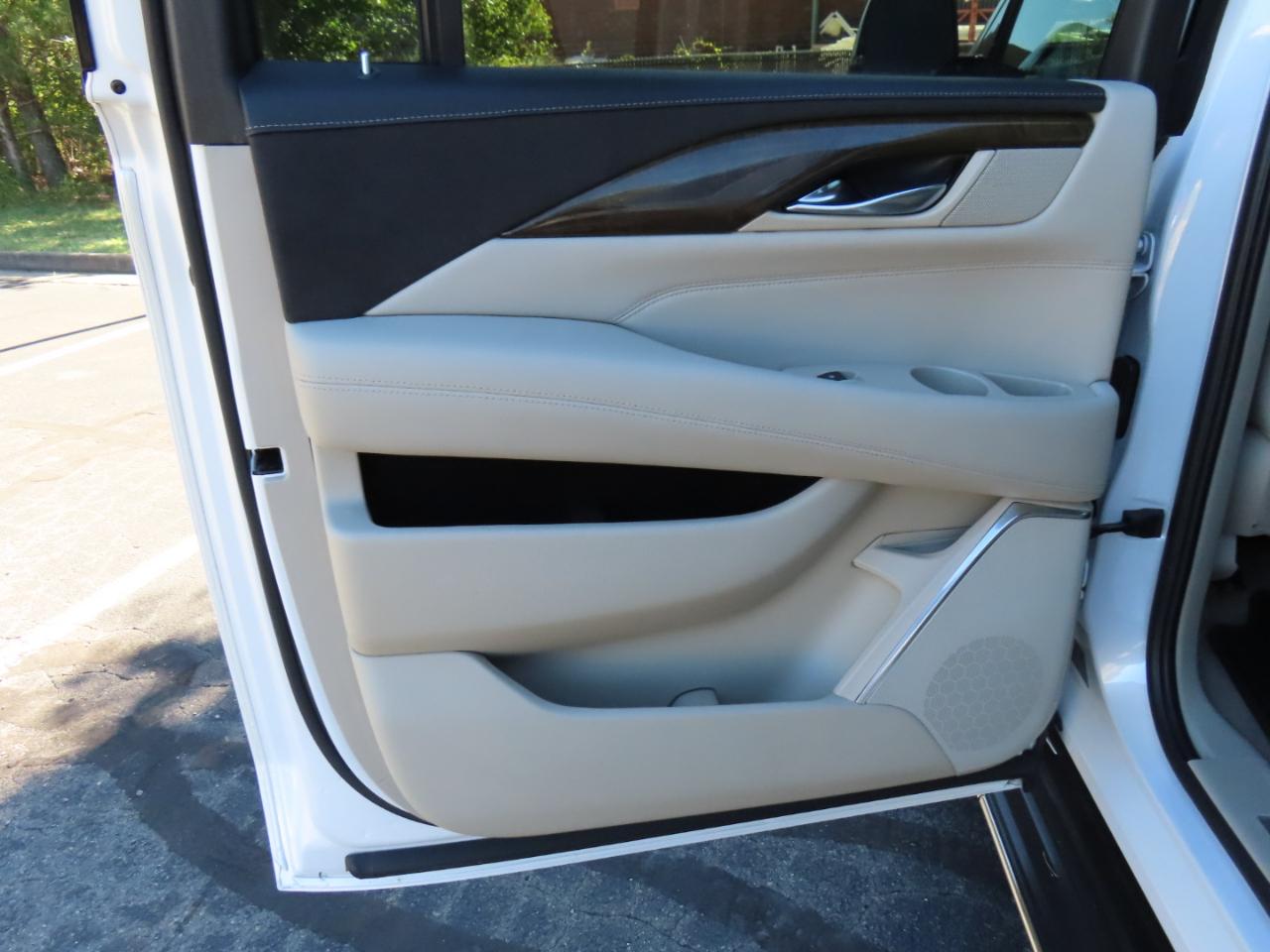 Cadillac Escalade ESV Luxury 4WD 2018