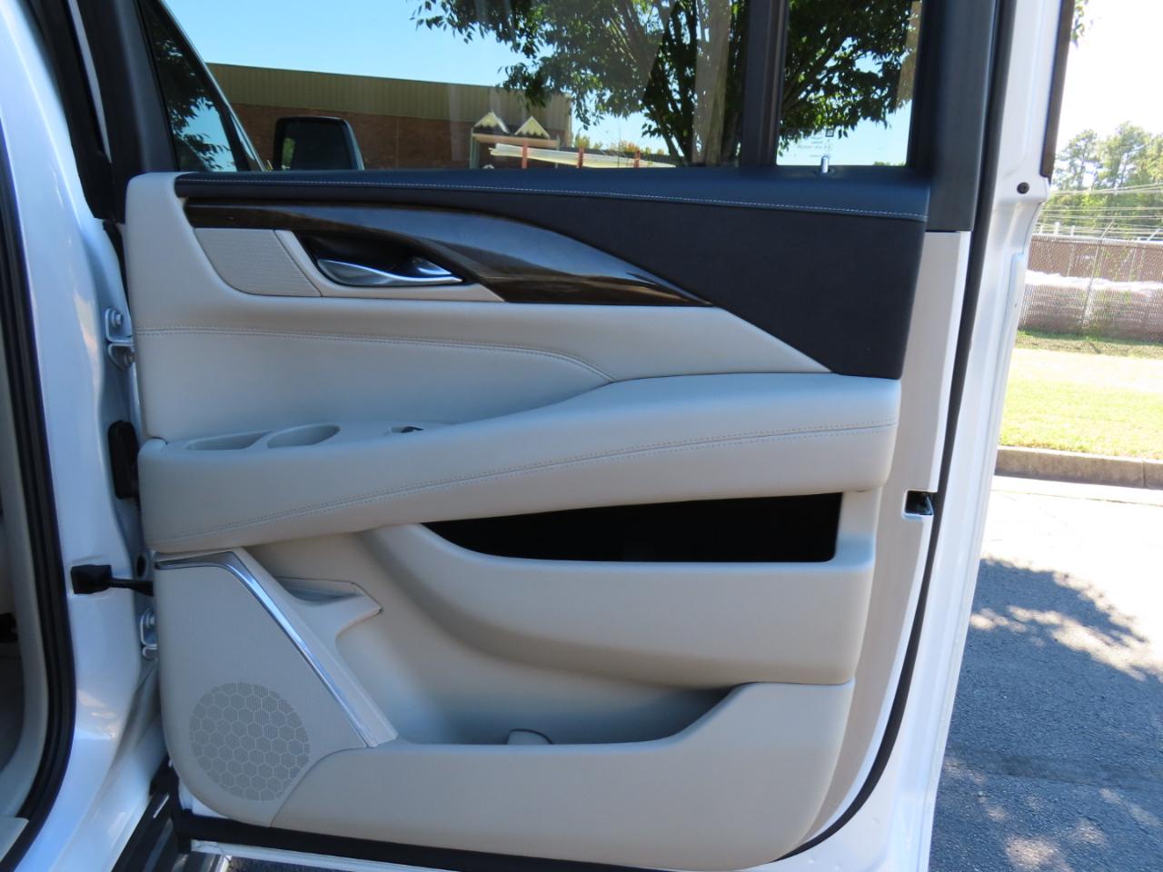 Cadillac Escalade ESV Luxury 4WD 2018