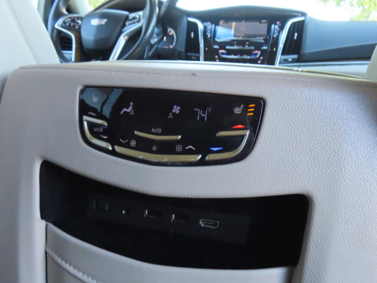 Cadillac Escalade ESV Luxury 4WD 2018