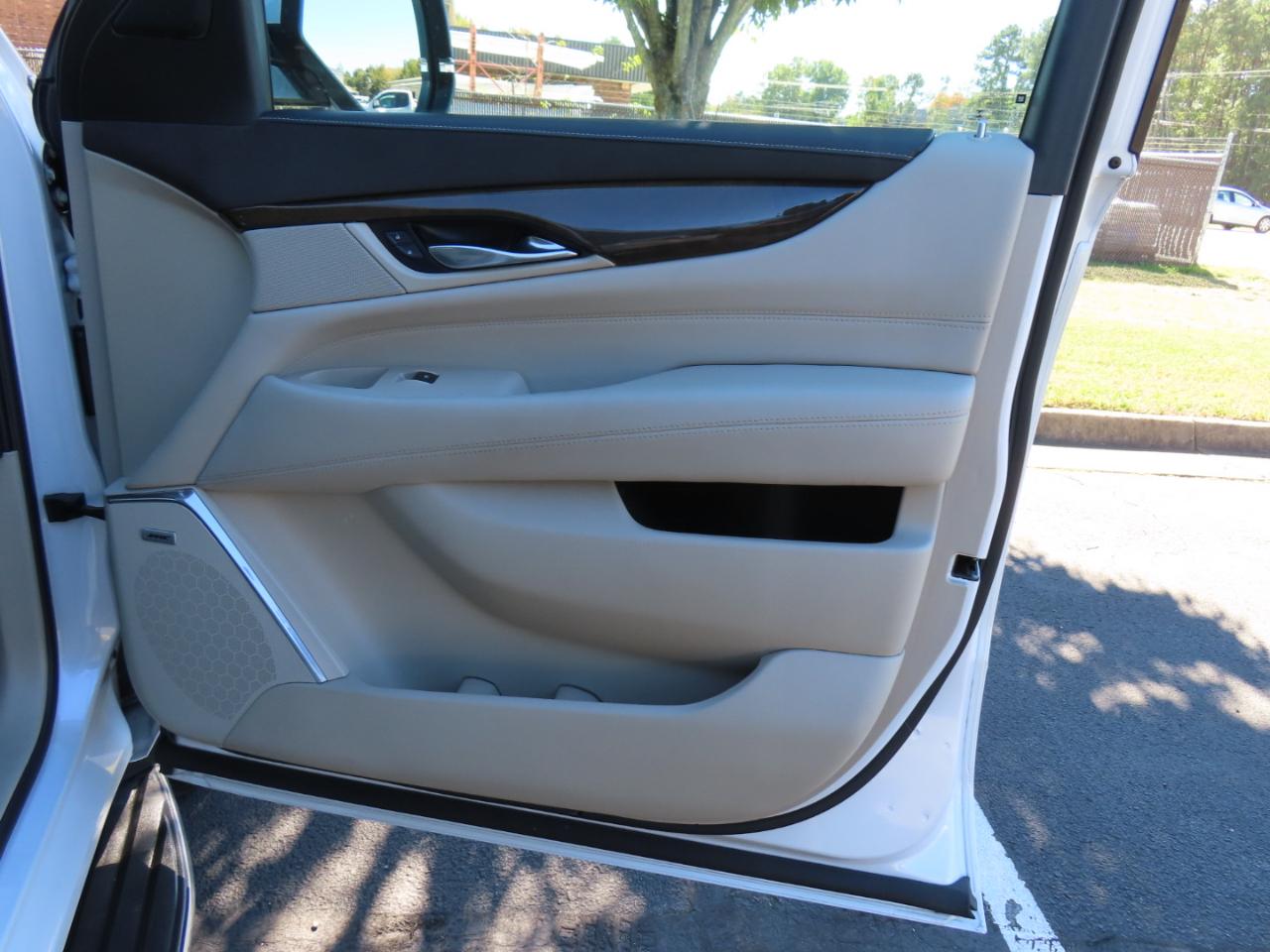 Cadillac Escalade ESV Luxury 4WD 2018