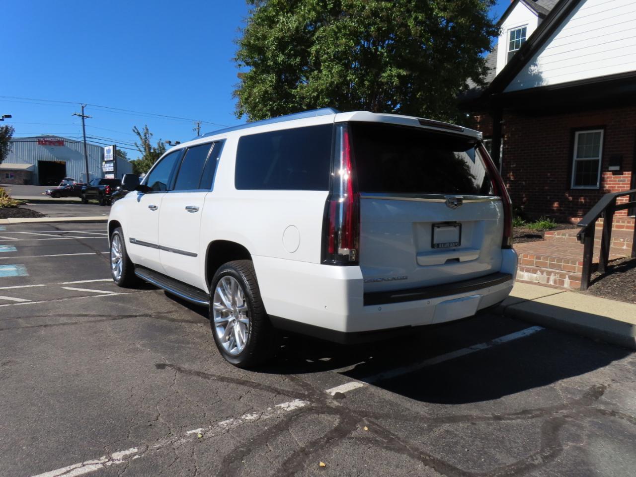 Cadillac Escalade ESV Luxury 4WD 2018