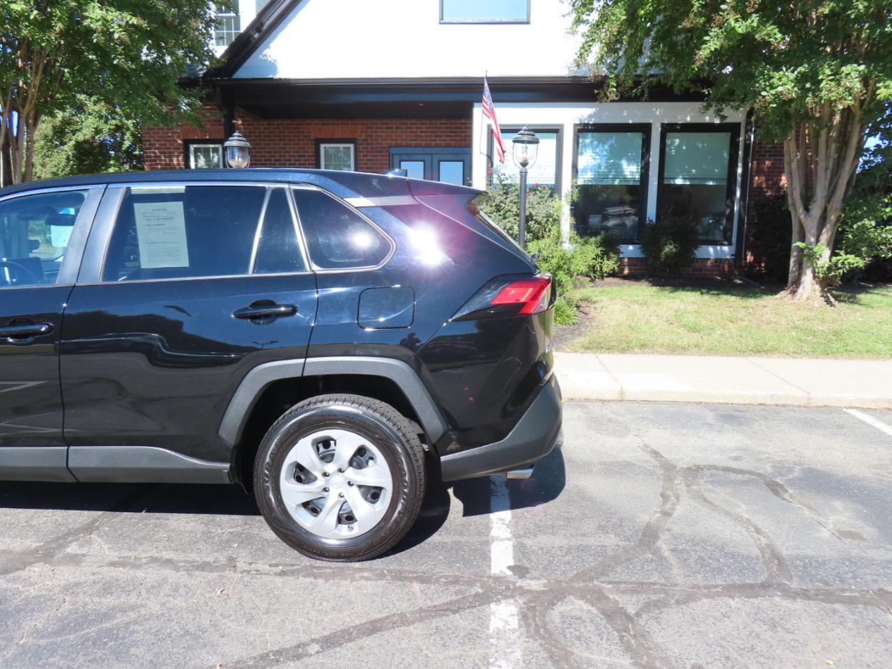 Toyota RAV4 LE AWD 2023