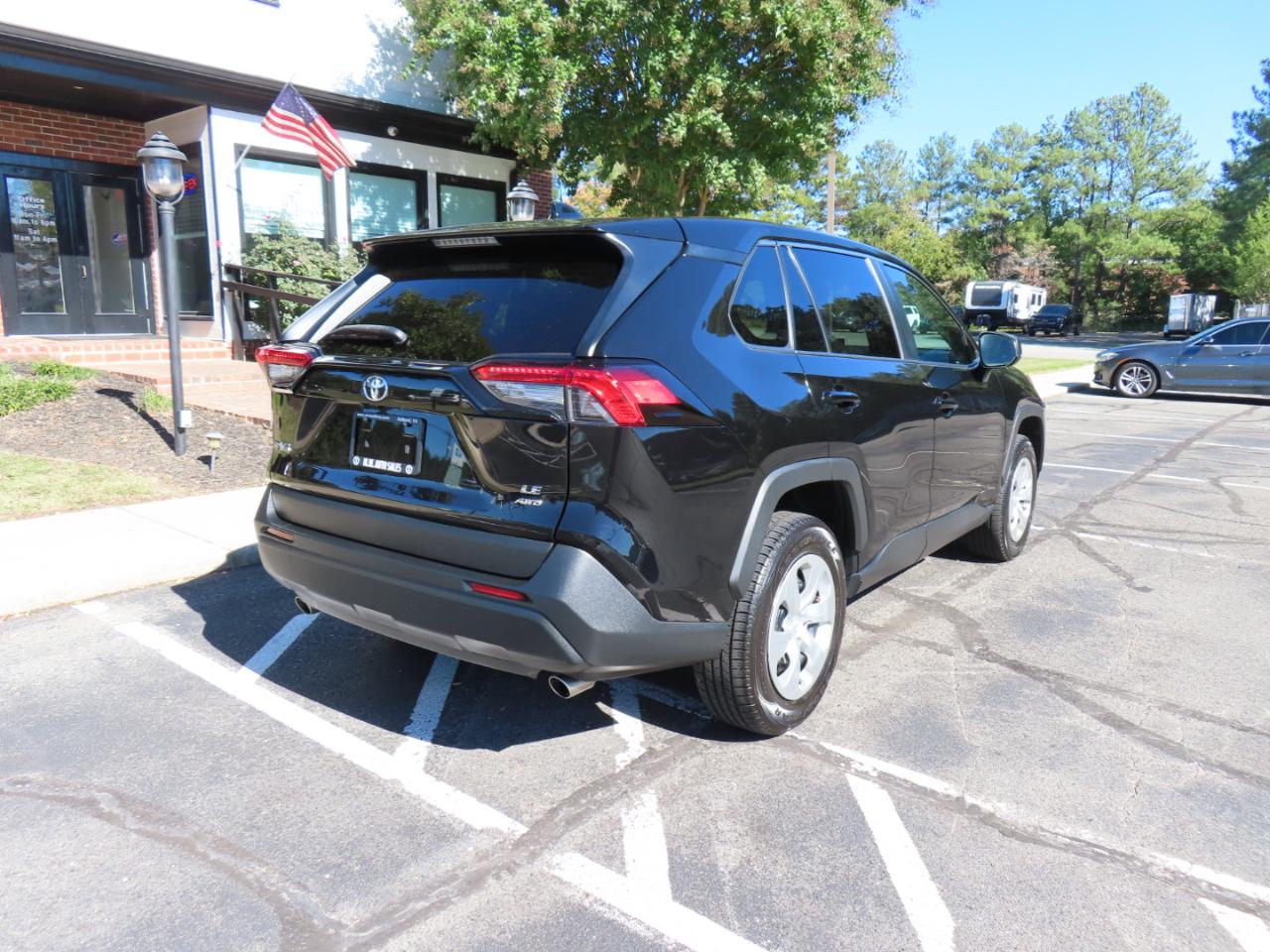 Toyota RAV4 LE AWD 2023