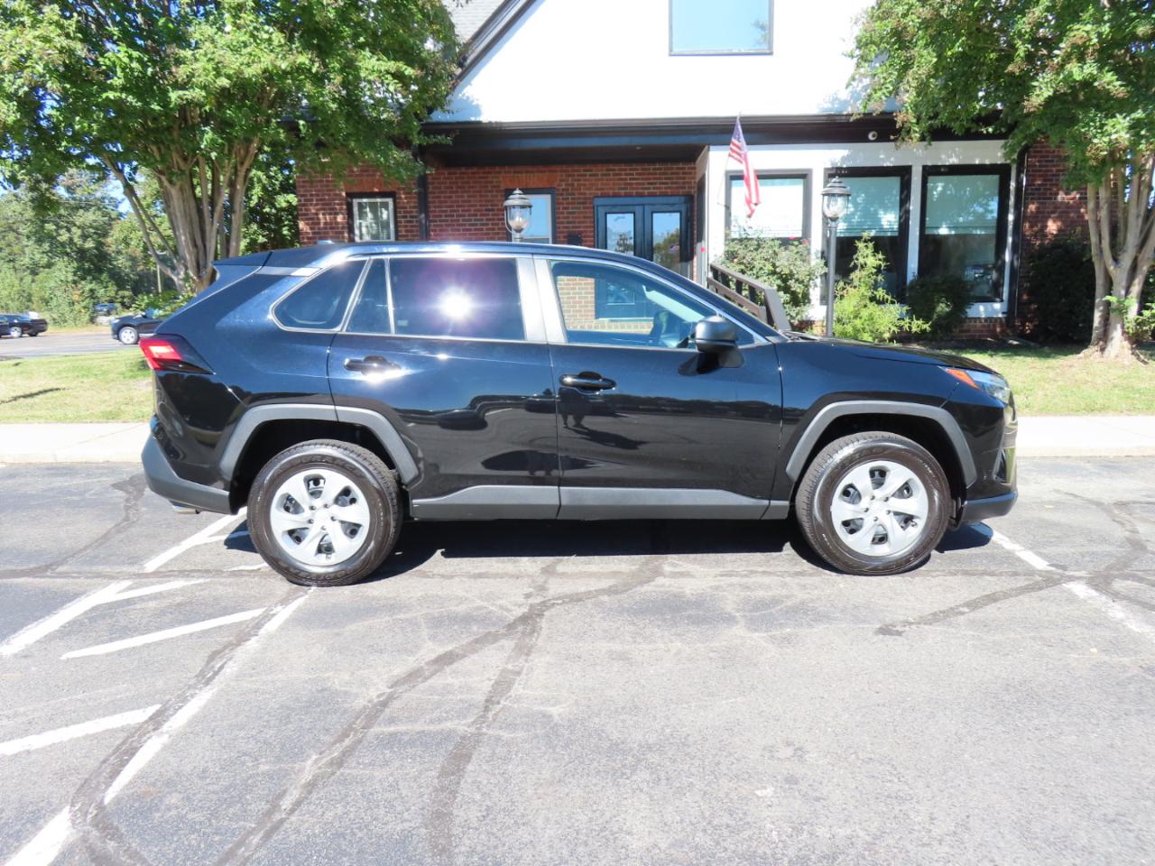 Toyota RAV4 LE AWD 2023