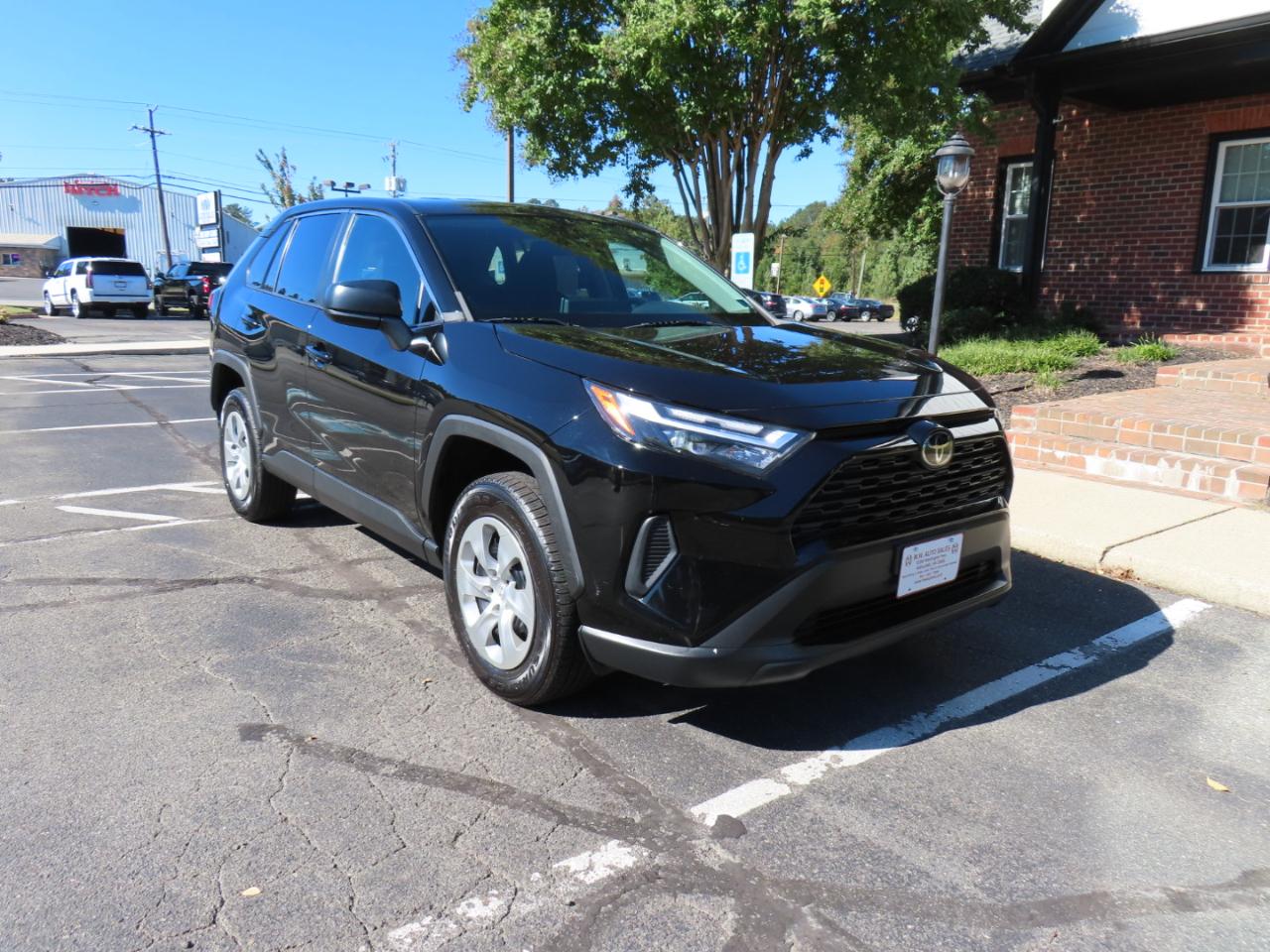 Toyota RAV4 LE AWD 2023