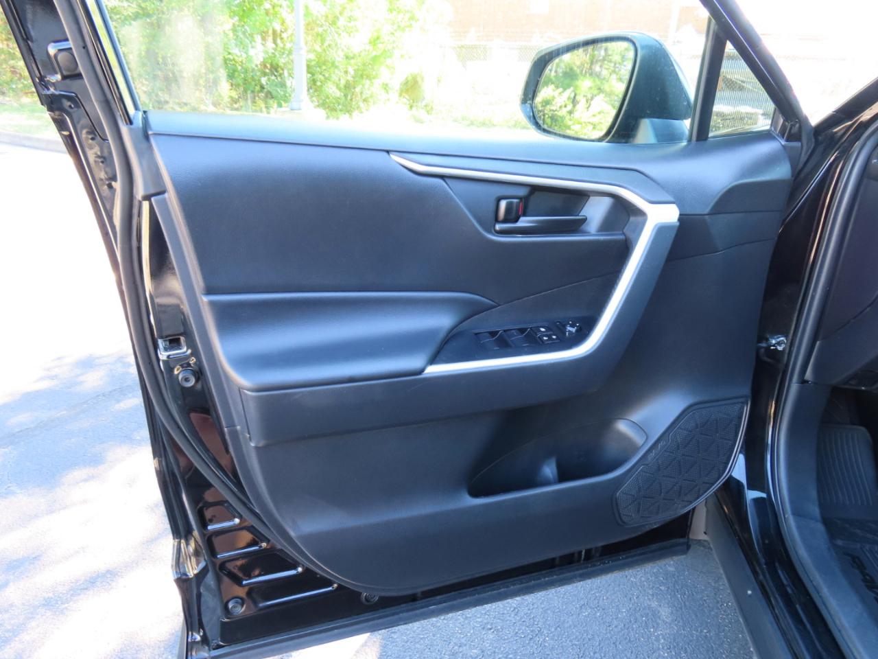 Toyota RAV4 LE AWD 2023
