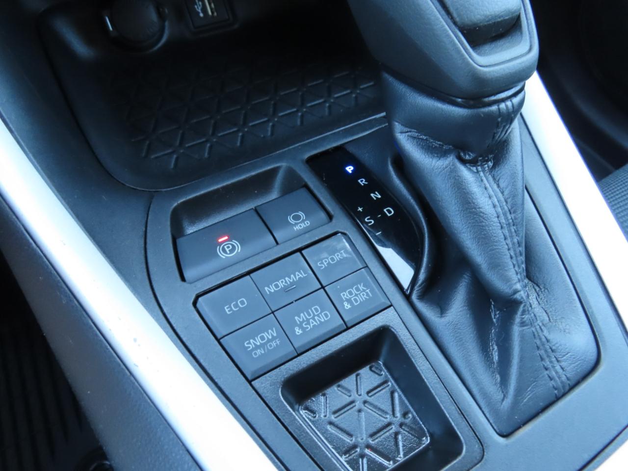 Toyota RAV4 LE AWD 2023