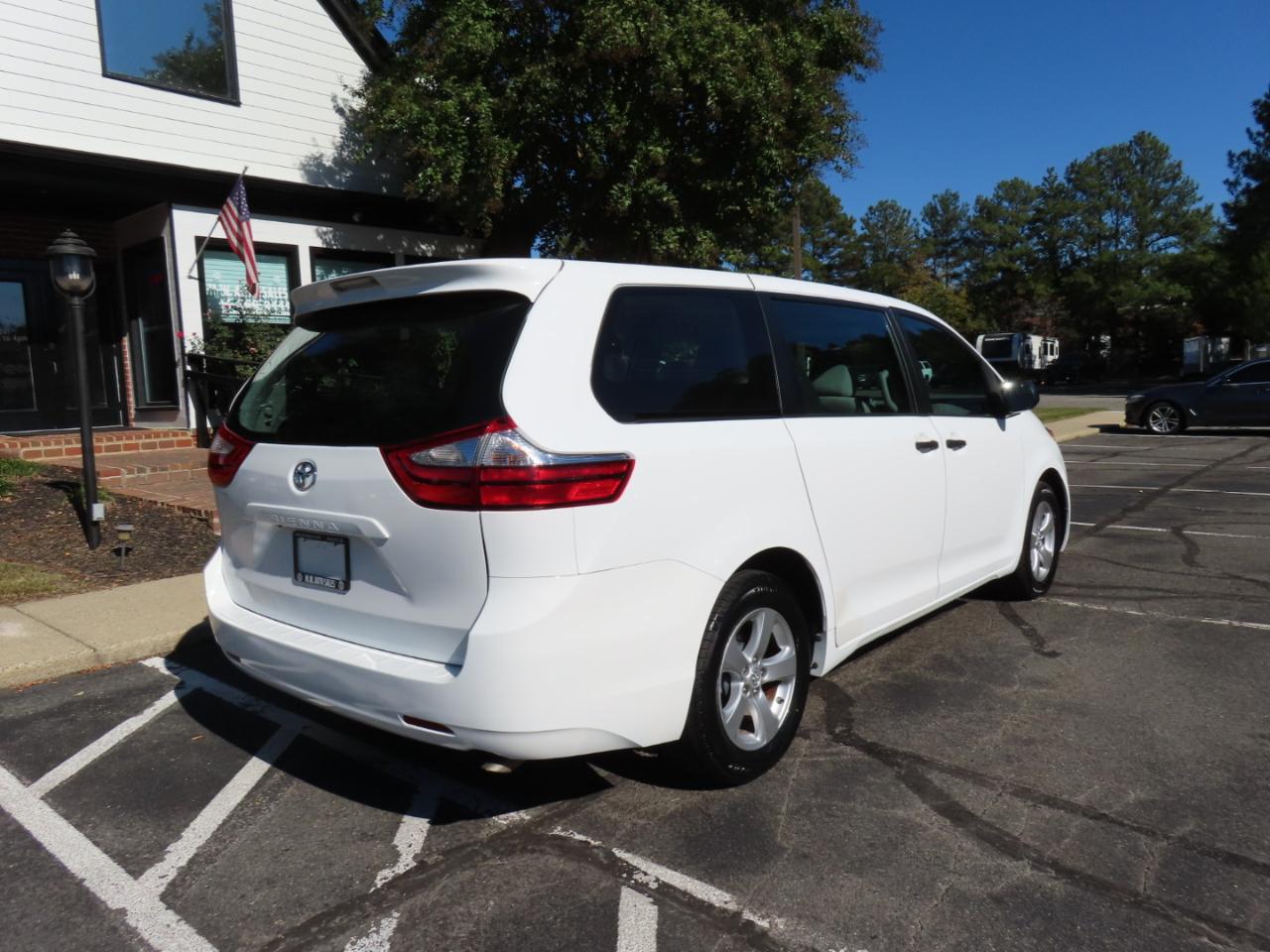Toyota Sienna L FWD 7-Passenger V6 2015