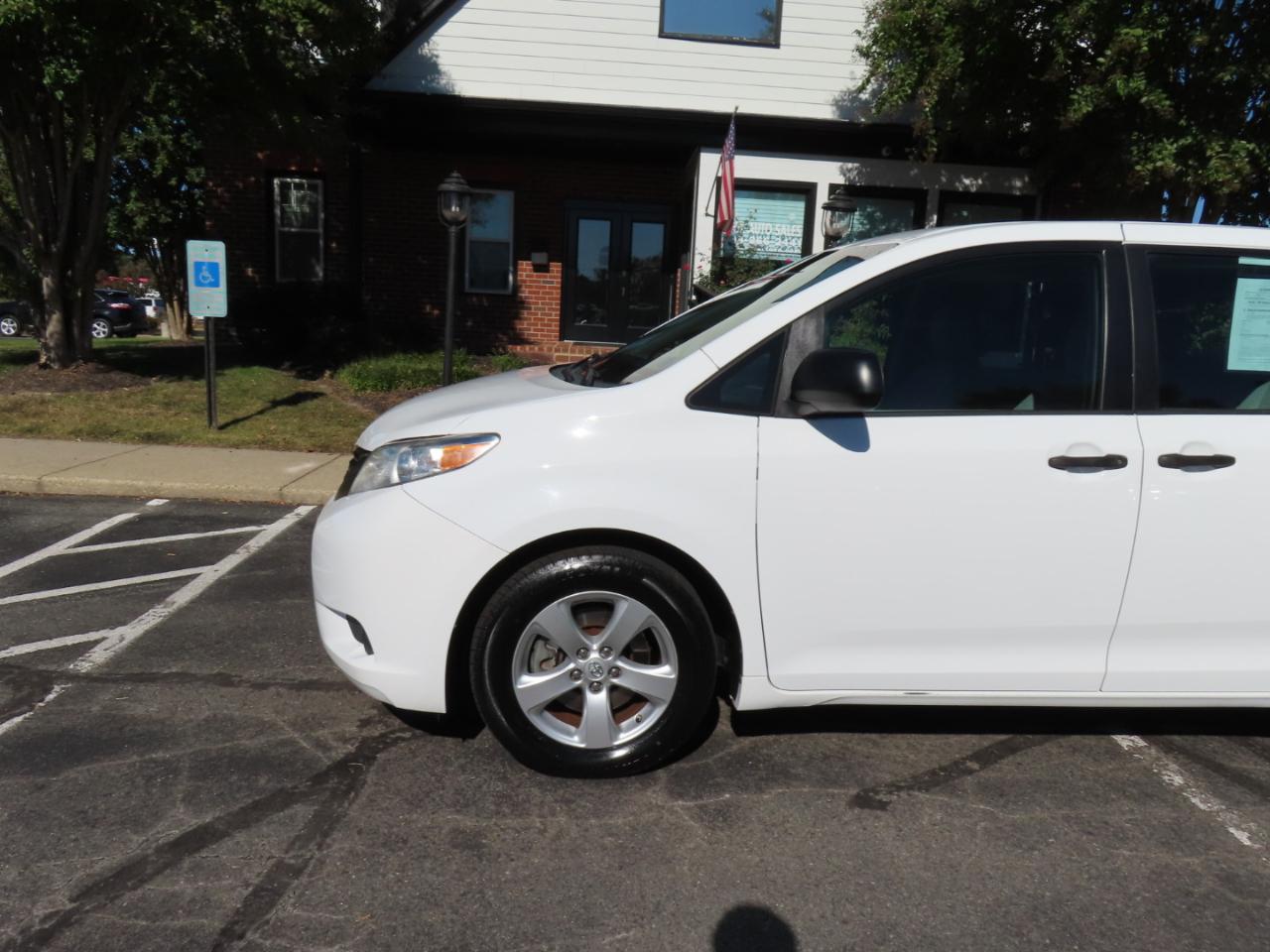 Toyota Sienna L FWD 7-Passenger V6 2015