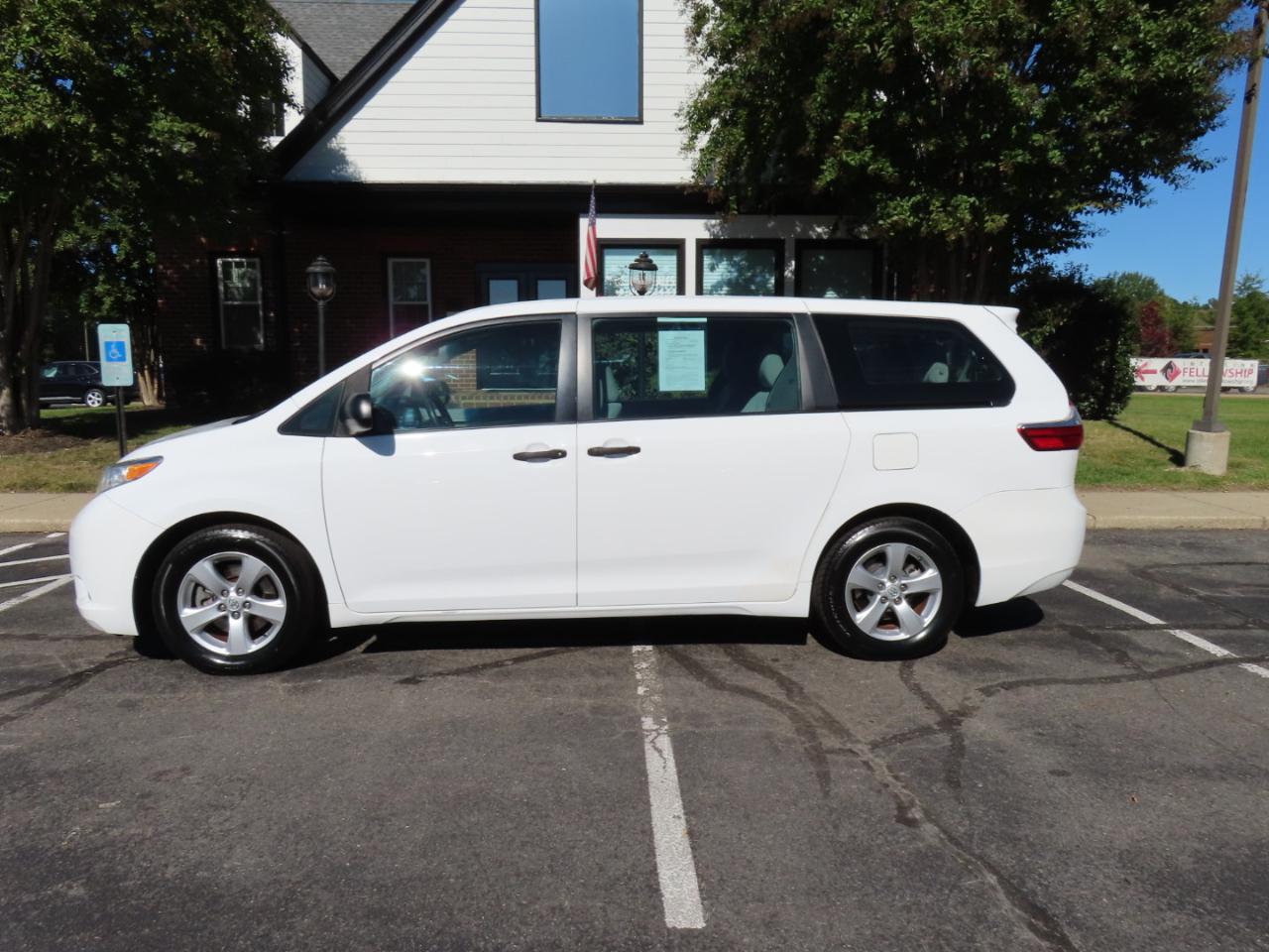 Toyota Sienna L FWD 7-Passenger V6 2015