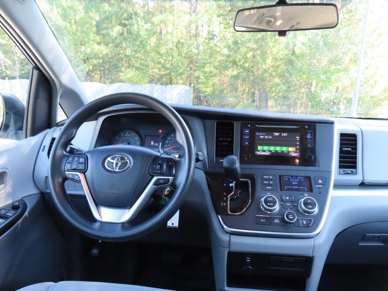 Toyota Sienna L FWD 7-Passenger V6 2015