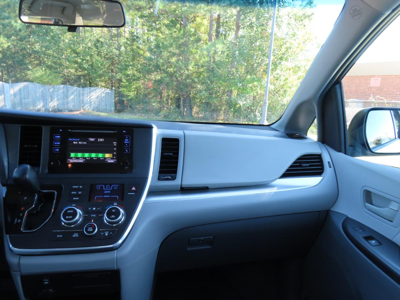 Toyota Sienna L FWD 7-Passenger V6 2015