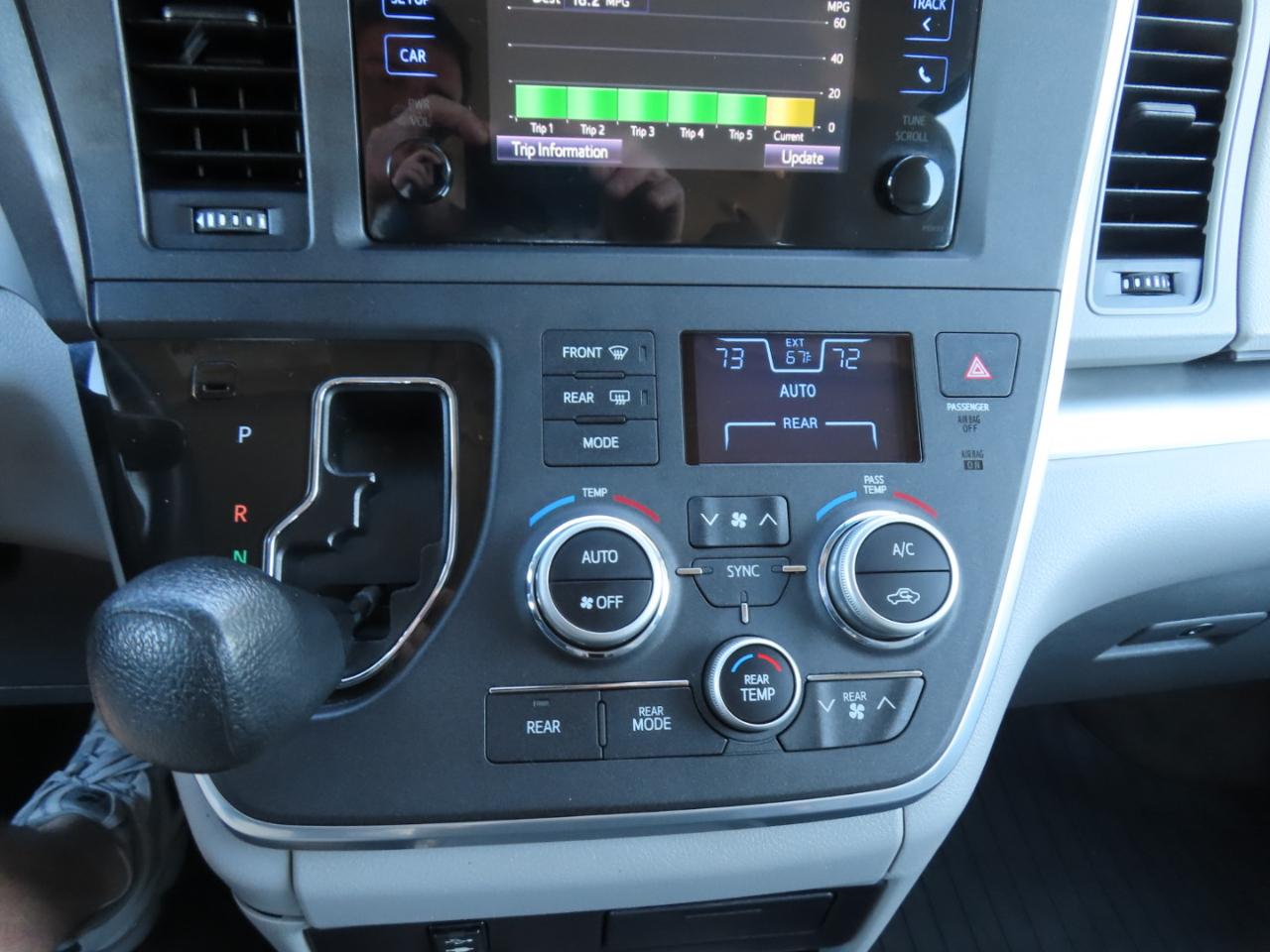 Toyota Sienna L FWD 7-Passenger V6 2015