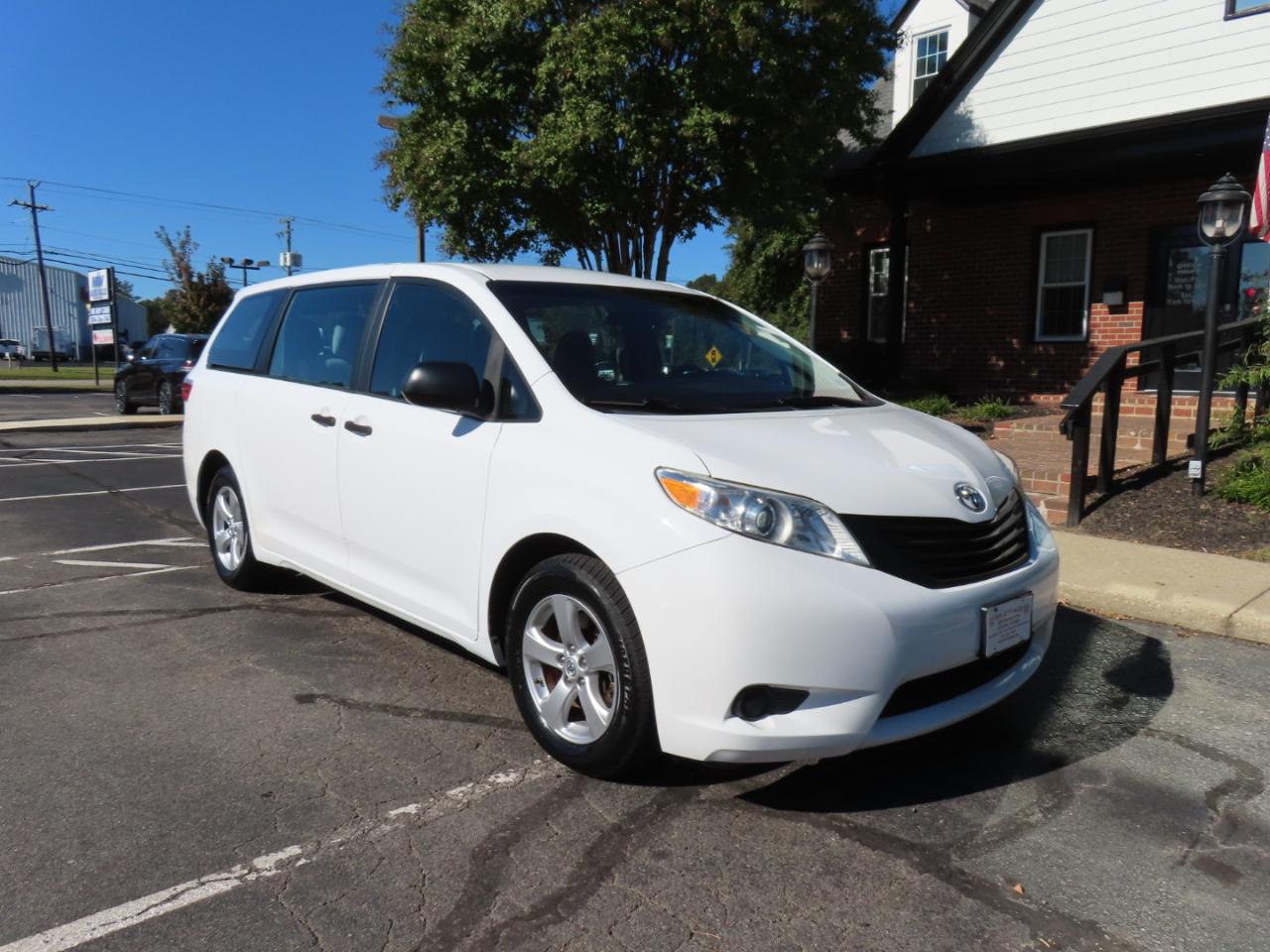 Toyota Sienna L FWD 7-Passenger V6 2015