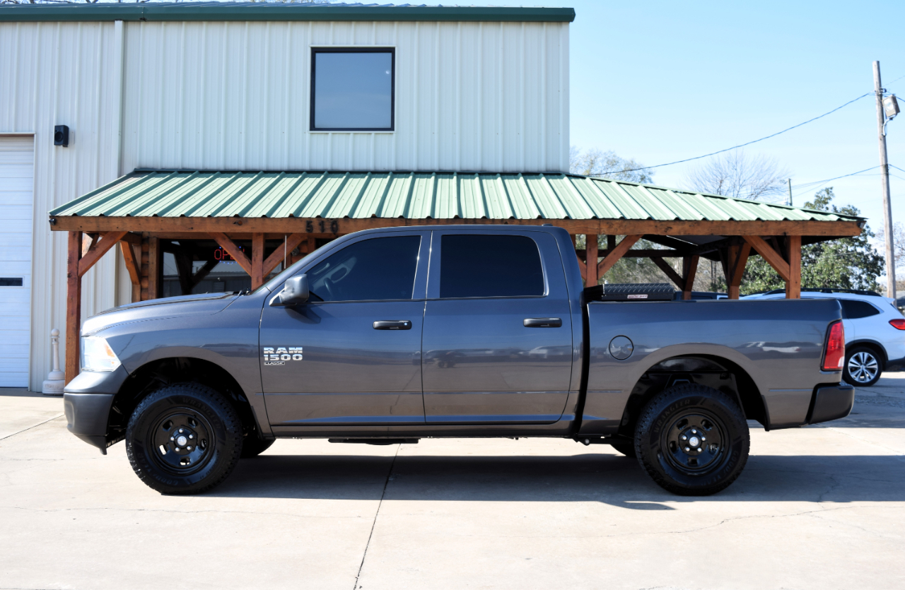 RAM 1500 Classic Tradesman 4x4 Crew Cab 5'7" Box 2021