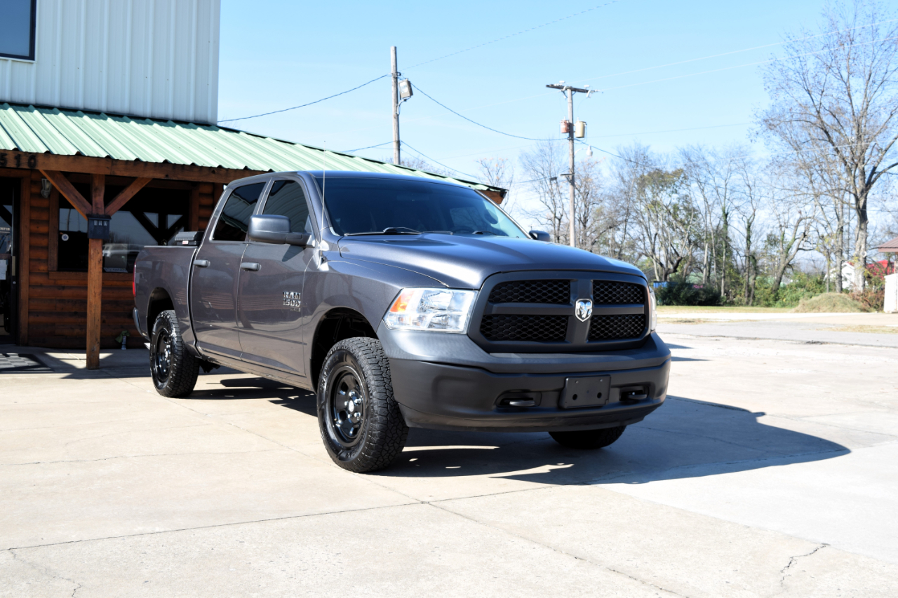 RAM 1500 Classic Tradesman 4x4 Crew Cab 5'7" Box 2021