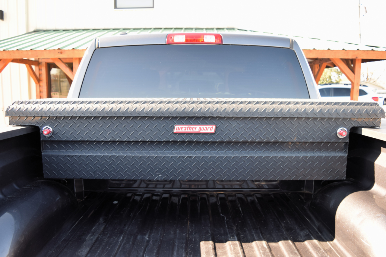 RAM 1500 Classic Tradesman 4x4 Crew Cab 5'7" Box 2021