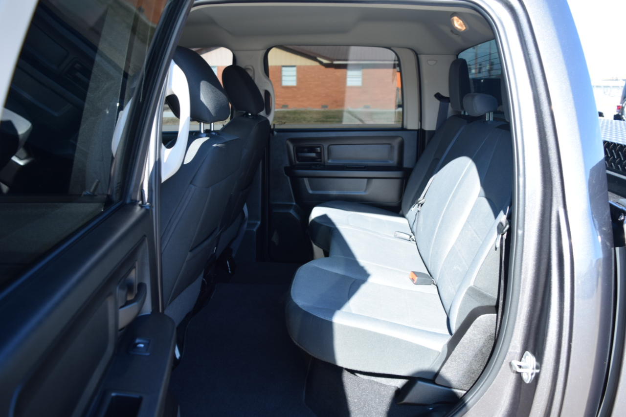 RAM 1500 Classic Tradesman 4x4 Crew Cab 5'7" Box 2021