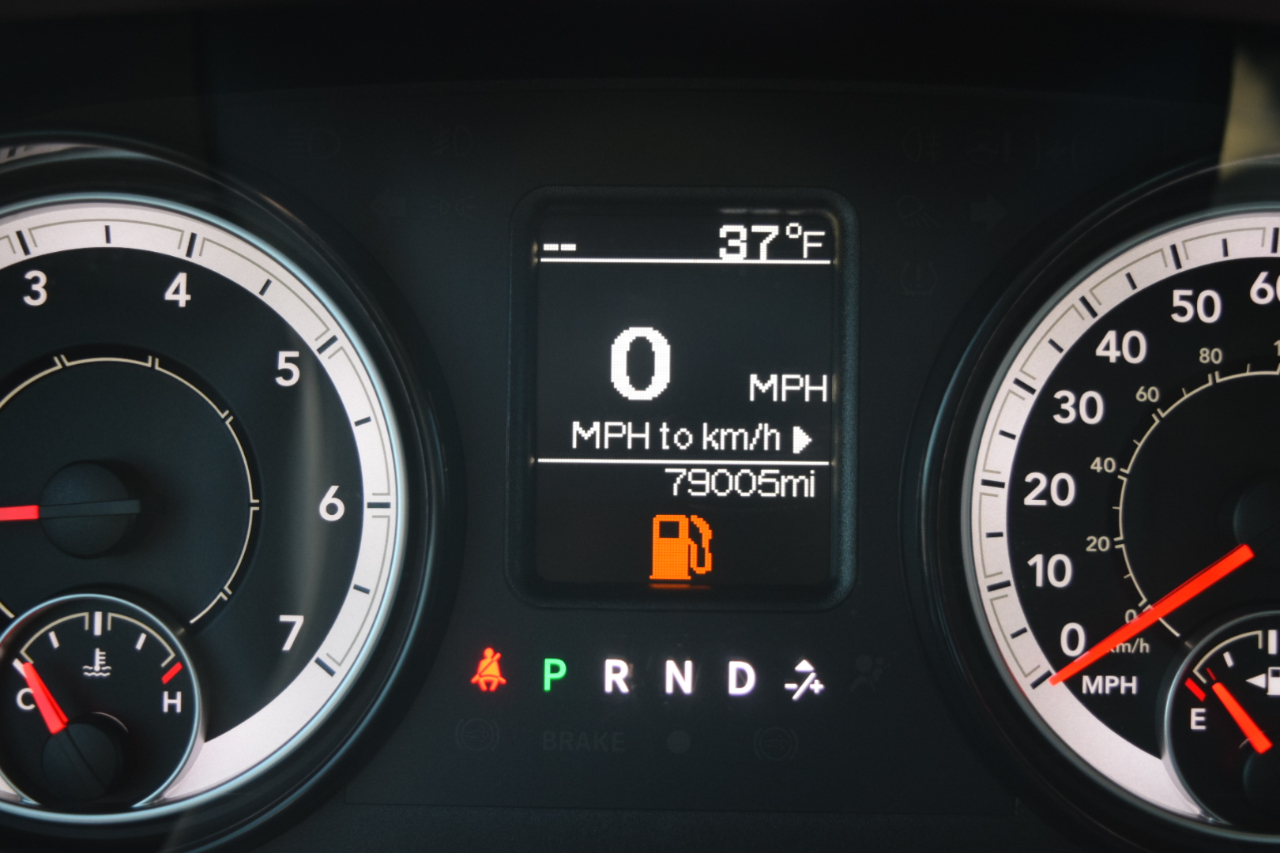 RAM 1500 Classic Tradesman 4x4 Crew Cab 5'7" Box 2021