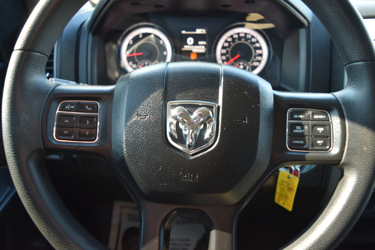 RAM 1500 Classic Tradesman 4x4 Crew Cab 5'7" Box 2021