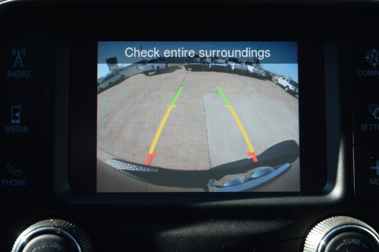 RAM 1500 Classic Tradesman 4x4 Crew Cab 5'7" Box 2021