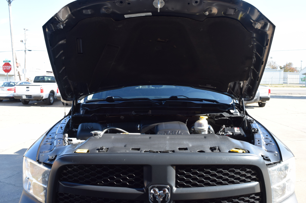 RAM 1500 Classic Tradesman 4x4 Crew Cab 5'7" Box 2021