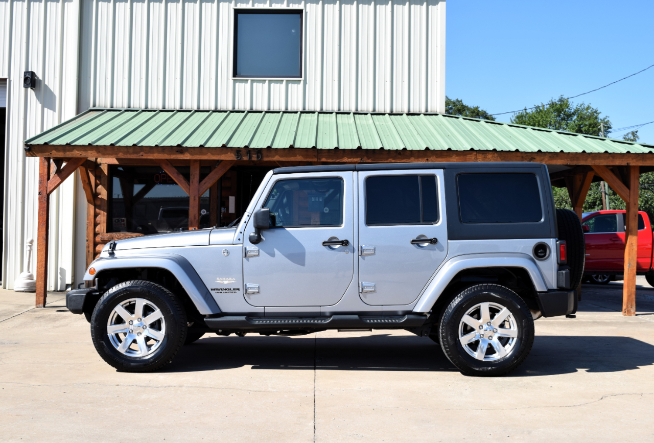 Jeep Wrangler Unlimited 4WD 4dr Sahara 2013 Jeep Wrangler Unlimited 4WD 4dr Sahara 2013
