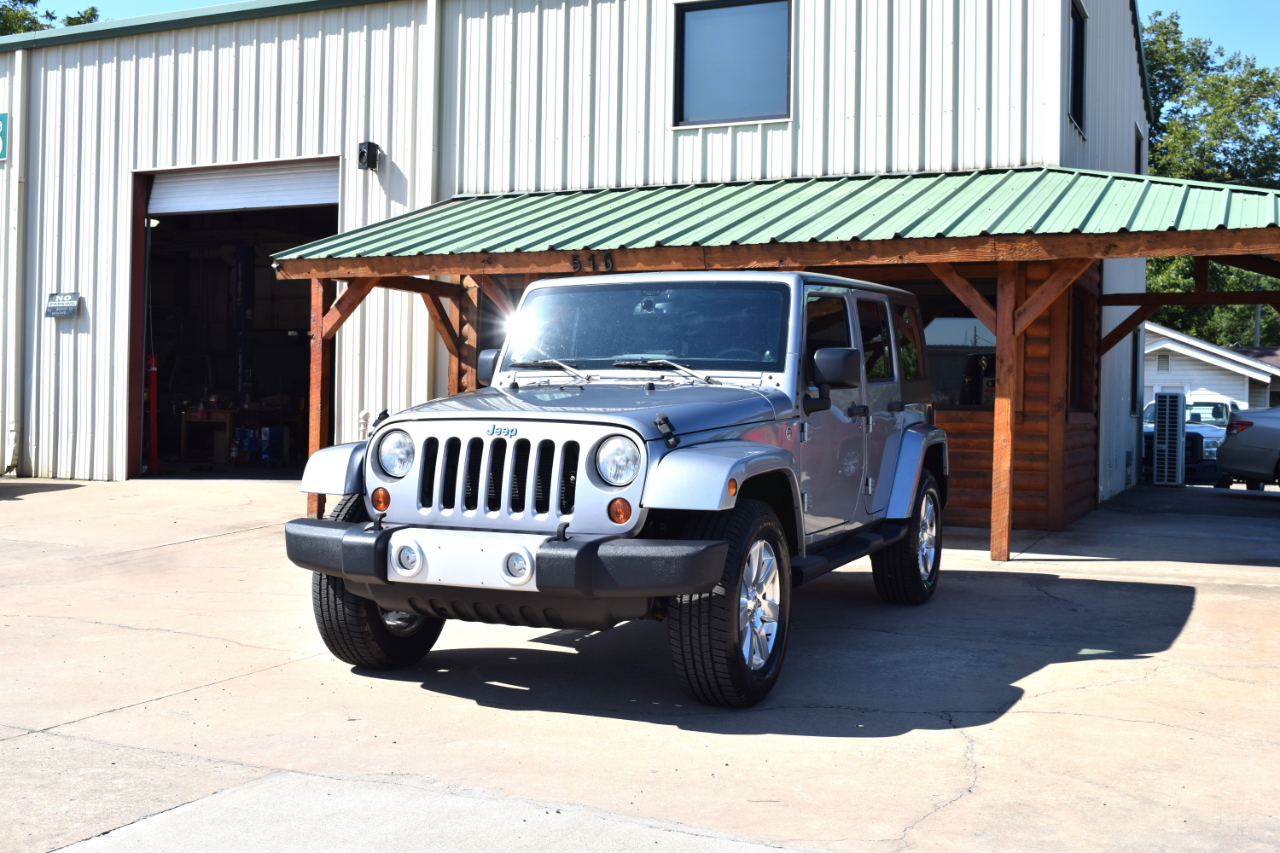 Jeep Wrangler Unlimited 4WD 4dr Sahara 2013 Jeep Wrangler Unlimited 4WD 4dr Sahara 2013