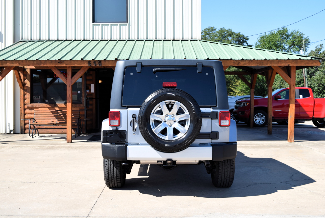 Jeep Wrangler Unlimited 4WD 4dr Sahara 2013 Jeep Wrangler Unlimited 4WD 4dr Sahara 2013