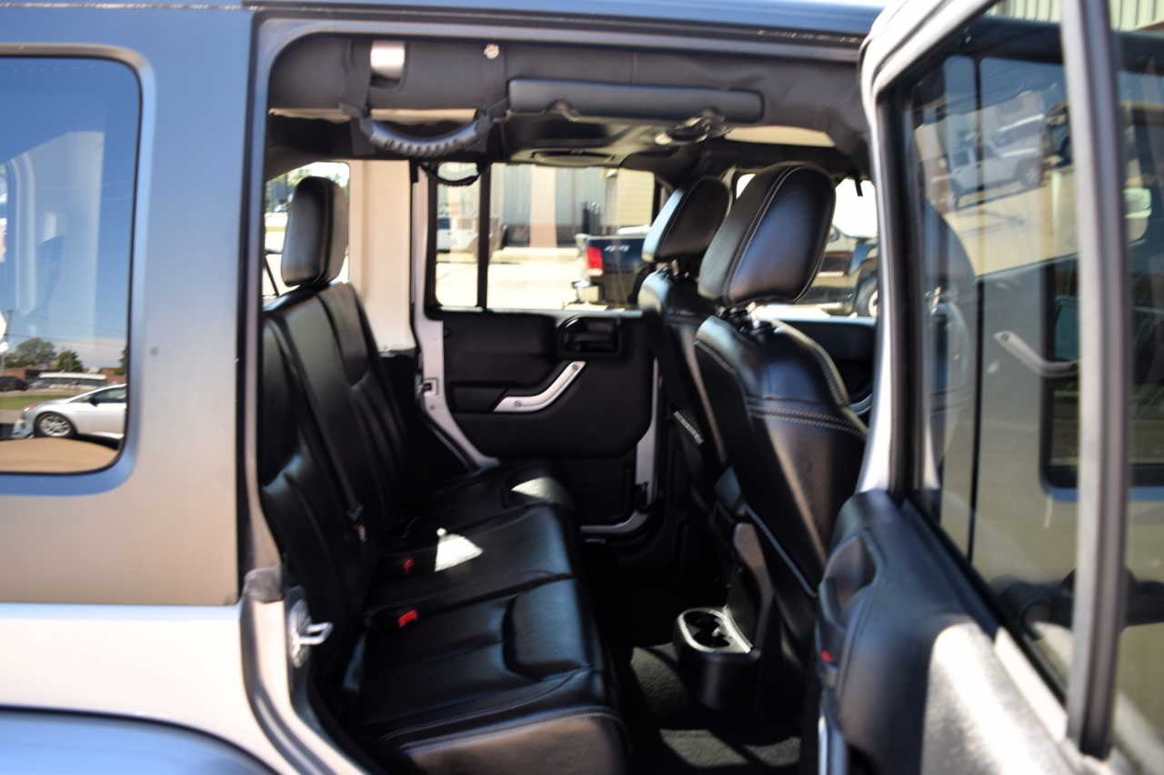 Jeep Wrangler Unlimited 4WD 4dr Sahara 2013 Jeep Wrangler Unlimited 4WD 4dr Sahara 2013