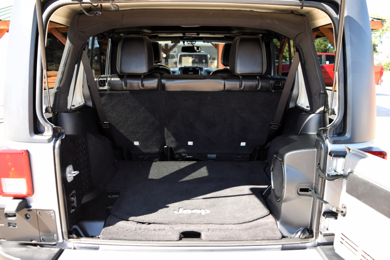 Jeep Wrangler Unlimited 4WD 4dr Sahara 2013 Jeep Wrangler Unlimited 4WD 4dr Sahara 2013
