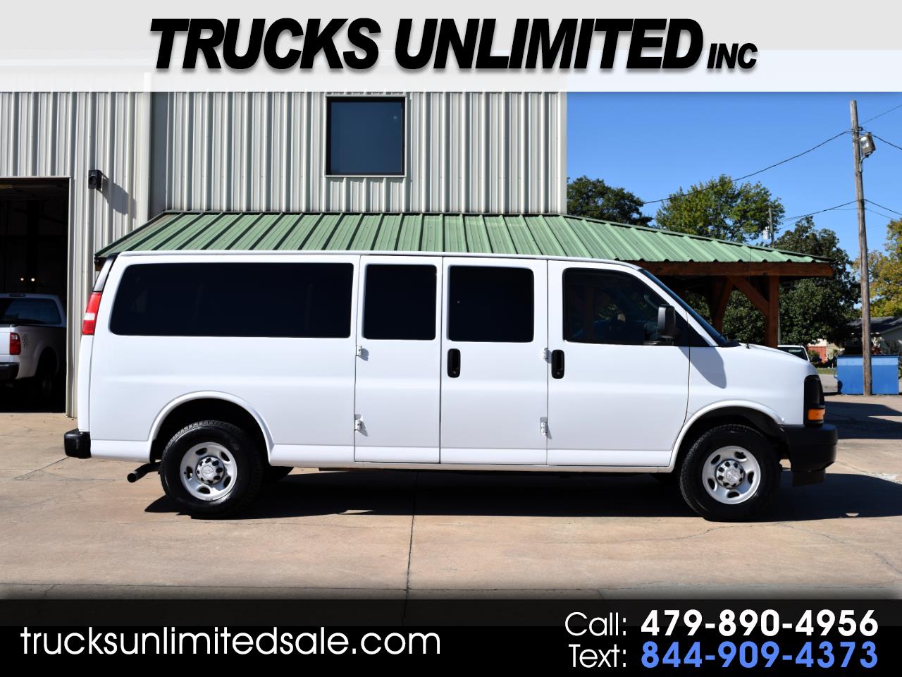 2017 Chevrolet Express Passenger LS 3500 15 Passenger