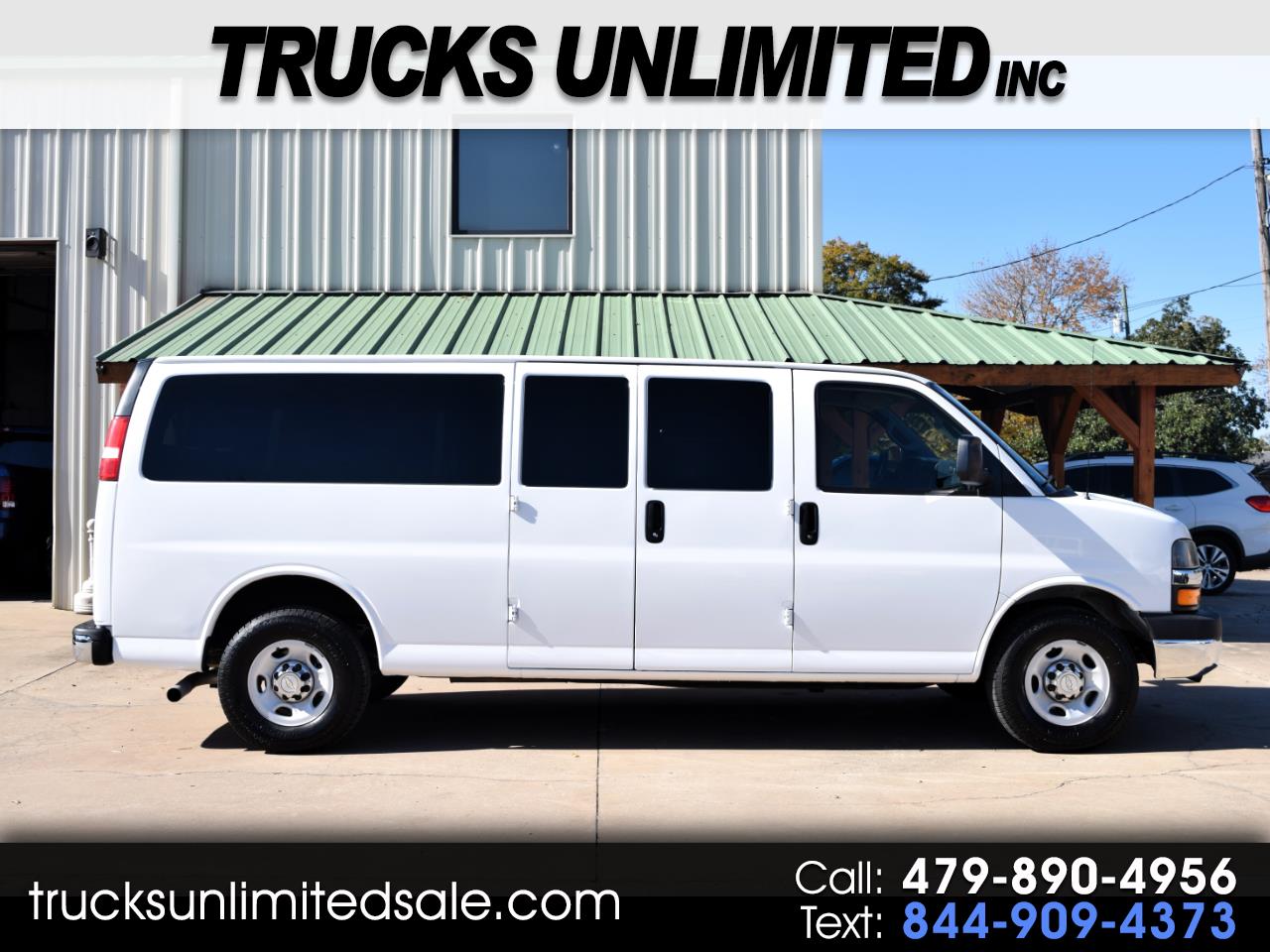 2016 Chevrolet Express Passenger LT 3500 15 Passenger
