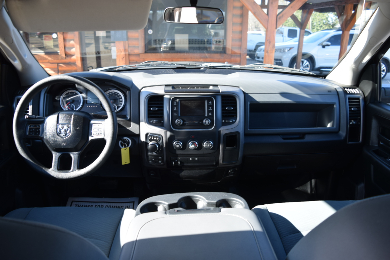 RAM 1500 Classic Tradesman Crew Cab SWB 4WD 2019