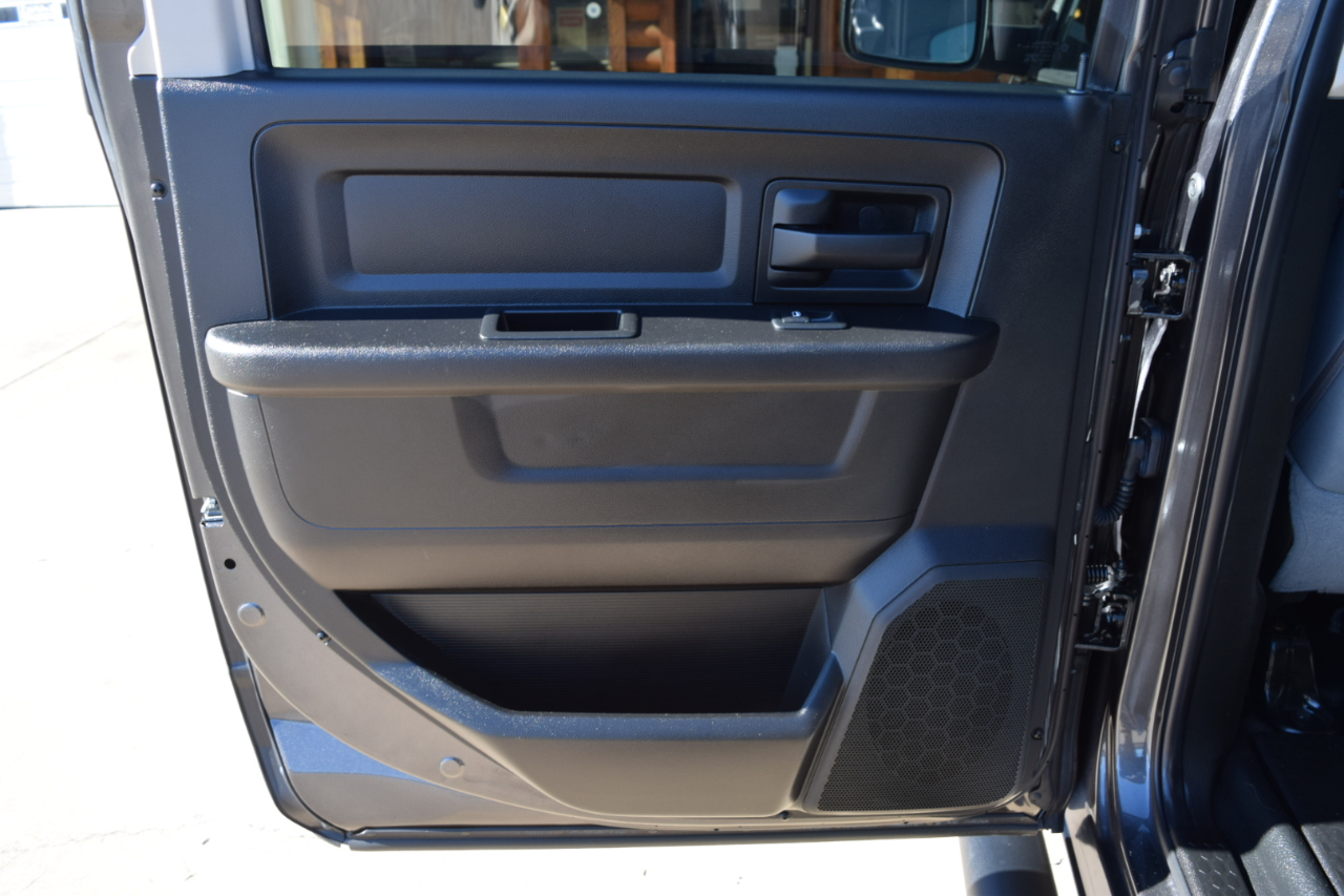 RAM 1500 Classic Tradesman Crew Cab SWB 4WD 2019