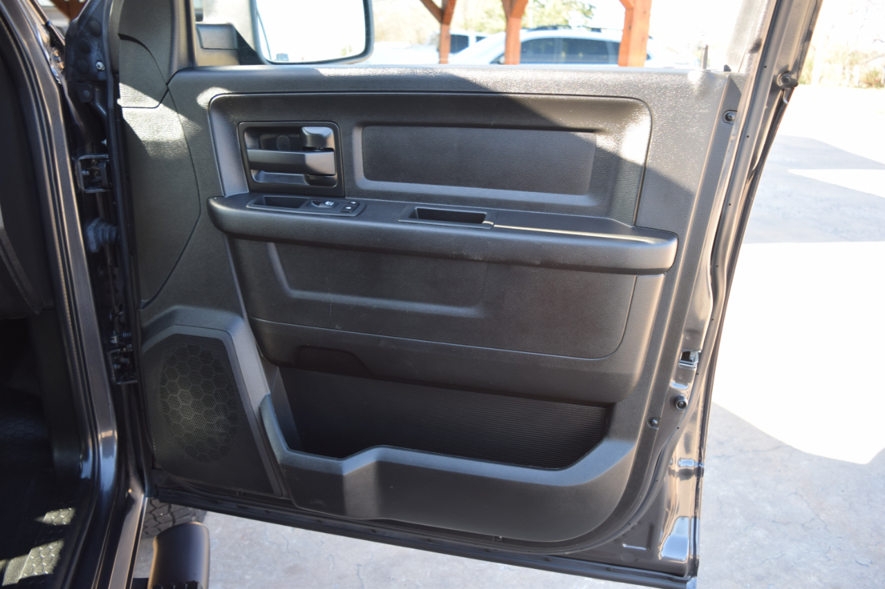 RAM 1500 Classic Tradesman Crew Cab SWB 4WD 2019