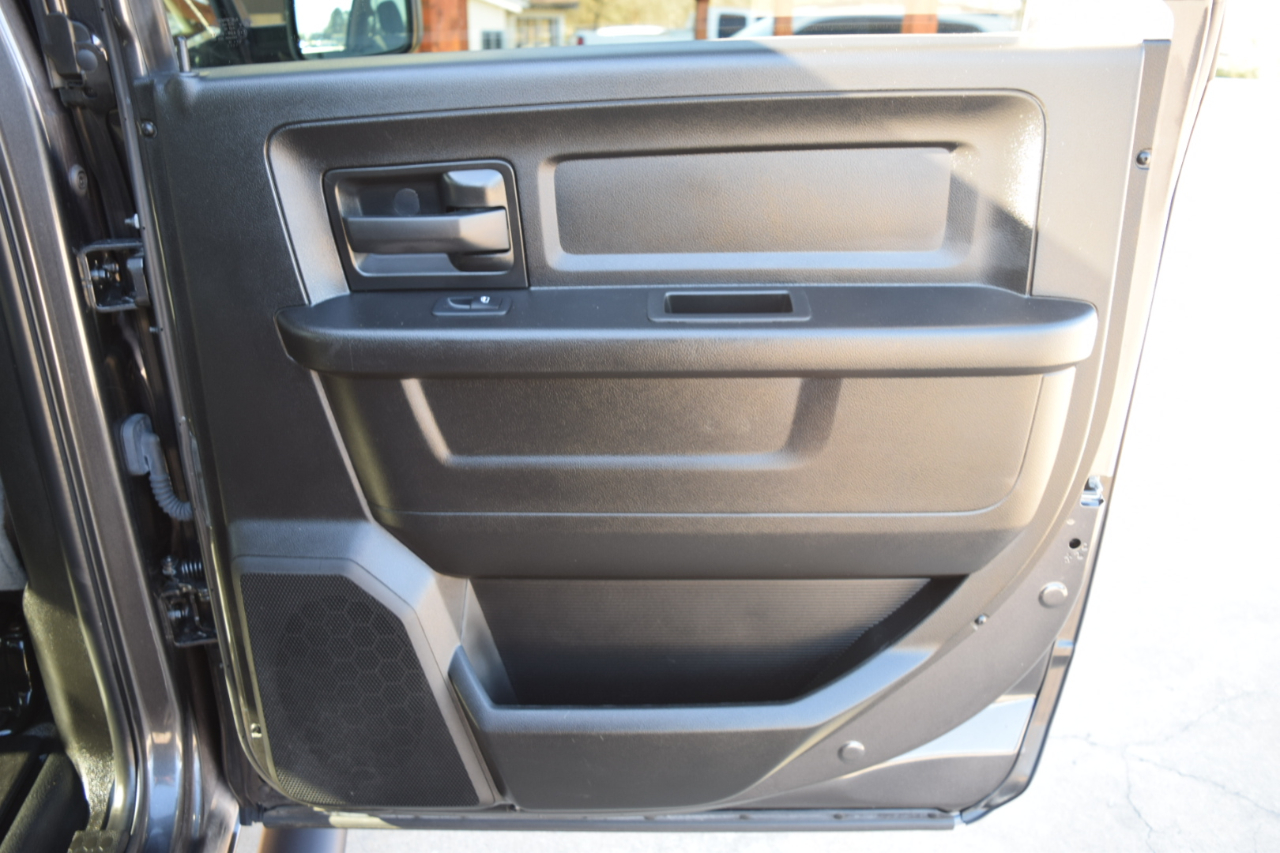 RAM 1500 Classic Tradesman Crew Cab SWB 4WD 2019